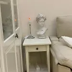 Cozy Luxury Apartments*****. The Center Apartment *