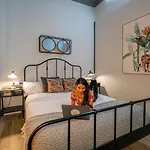 Hostel The Venue Boutique *