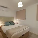 La Reina Apartment *