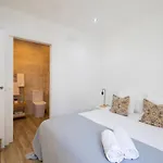 Florit Flats - The Port Avenue Apartment *