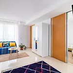 Апартаменты Penthouse Duplex In A 4 Floors Spanish House -8 Min To Center By Metro