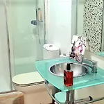 Grand - 8 Min To Center By Metro Apartman