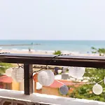 Isola Beachside Apartment Valencia