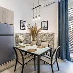 Exquisite With An Original Design Apartment *