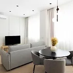 Blanq Marina Apartahotel Valencia
