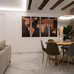 Apartamento Market - Ciutat Vella, Exclusively For Families - Mid-term *