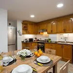 Singularstays Clero Апартаменты