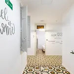 게스트하우스 Alicante By Moontels *