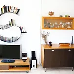 Artes Y Ciencias + Garaje + Netflix 아파트