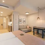 Palau & 4*