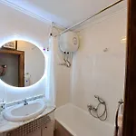 3 Bedroom Flat With Wifi Apartment *