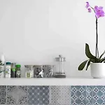 Chic Avec Terrasse, Lumineux Et Calme 2 *