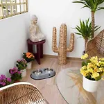 Apartment Chic Avec Terrasse, Lumineux Et Calme 2 *