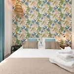 Con Piscina Y Terraza Daire