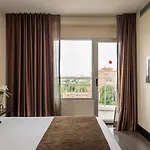 Ξενοδοχείο Medium