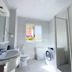 Valencia Homestay Rooms