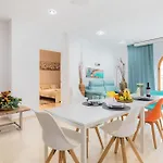 Apartment Mediterraneo By Neohotels-centro 8 Min By Metro 4*