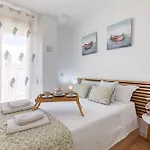 Apartment Mediterraneo By Neohotels-centro 8 Min By Metro 4*