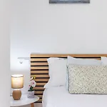 Mediterraneo By Neohotels-centro 8 Min By Metro Apartment