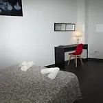 Flats Puente Ademuz De 3 شقة
