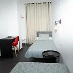 Flats Puente Ademuz De 3 شقة *