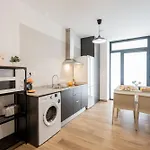 Visitval Flats 1 アパート