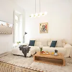 Singularstays Ms Rogers Apartman *