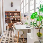 Singularstays Ms Rogers Apartman