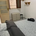 Turia Gardens - Authentic Downtown Parklife - Vlc Urban Homestay *