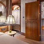 Palacio Santa Clara, Autograph Collection 4*
