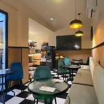 Ξενοδοχείο Hografic 2*