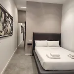 Amplio Estudio En Valencia * Валенсия