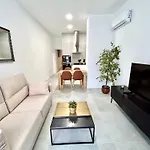 Apartment Getaway - Jacuzzi, Space & Comfort *