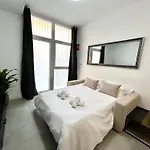Getaway - Jacuzzi, Space & Comfort *