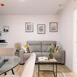 Dormforyou Ciudad De Ciencias Terraza Апарт-отель