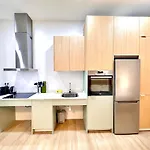 Valentia Modern And Comfortable Beachside Style Appartamento