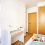 Singularstays Center *