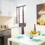 Singularstays Center *