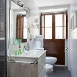 Singularstays Center *