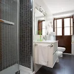 Singularstays Center