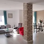 Apartament Familias Y Grupos Muy Grande En El Centro De