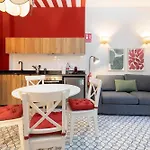 The Little Village Апартаменты *