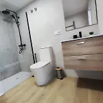 Jirafa - Entire - Near And Stadium By Rio Turia Valencia