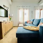 Abat 3 Cool & Wide Duplex Next To The Cathedral Apartment *
