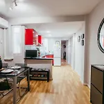 شقة Queen Apt, 2min To Beach, Terrace, 3bd, 6pax *