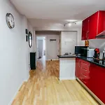 Queen Apt, 2min To Beach, Terrace, 3bd, 6pax فالنسيا