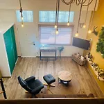 Duplex Tipo Loft De Estilo Selvatico Y Safari, Con Encanto Y A Pasos Del Mar شقة