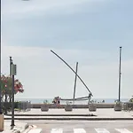 Beachside Ideal For Digital Nomads *