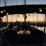 Magnificent Sailboat With Free Parking For Cars Valence