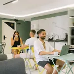 U-nit Park Хостел *